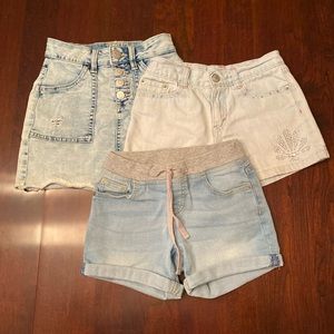 Lot of 3 pairs denim shorts and skort, size 8 girls